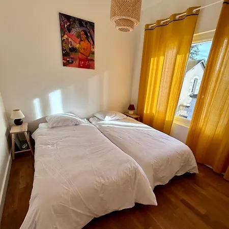 Maison A 4 Minutes Du Futuroscope 度假居 *